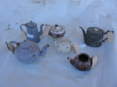 Tea Pots/ Coffee Jugs