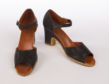 Clothing, T. Elliott & Sons, London, Italy, Shoes - pair