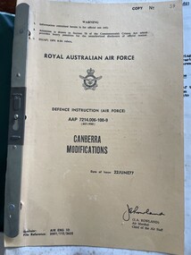 Manual (item) - (SP) AAP 7214-006-100-9 RAAF Pub 721:84 Canberra Modifications 801-900