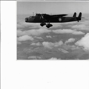 Photograph (Item) - (SP) Handley Page Harrow Heavy Bomber