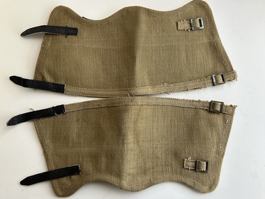 Uniform (Item) - Gaiters Australian Army Khaki Dated 1953