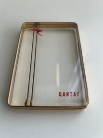 Article (Item) - Qantas Cigarette Case