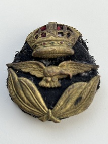 Badge (Item) - RAAF Cap Badge Flying Officer