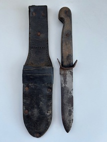 Weapon (Item) - RAF Survival Knife With Leather Scabbard