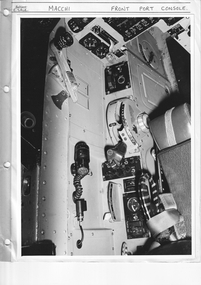 Manual (Item) - (SP) Internal photos covering cockpit instrumentation - Macchi