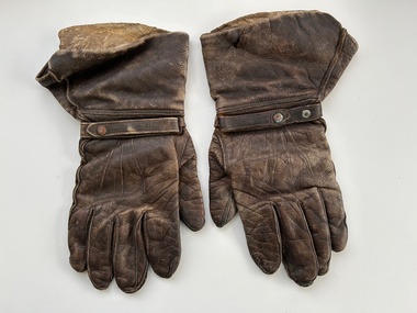 Clothing (Item) - Leather Flying Gloves