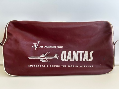 Accessory (item) - Qantas Airlines V-Jet Passenger Bag