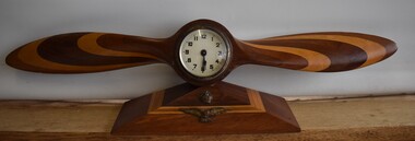 Souvenir (item) - RAAF Propellor Desk Clock