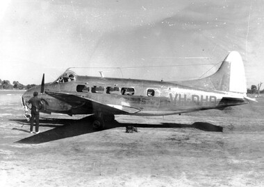 Photograph (item) - De Havilland Dove VH-DHD