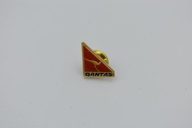 Badge (item) - Qantas Airlines Pin Badge Logo Enamel Flying Kangaroo