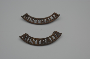 Badge (item) - Military Badge, AUSTRALIA, WW1/WW2 Brass Shoulder Title