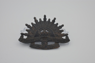 Badge (item) - Military Badge, Australian Commonwealth Military Forces, " Rising Sun" Hat Badge