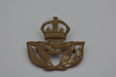 Badge (item) - Military Badge, RAAF, Warrant Officer (WOFF) Hat Badge