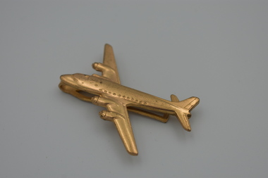 Souvenir (item) - Douglas DC-4 Vintage Brass Tie Bar