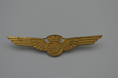 Badge (item) - Malaysia Airlines (MAS) Vintage Lapel Badge