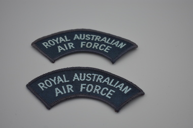Badge (item) - Royal Australian Air Force (RAAF) Cloth Shoulder Title Patch