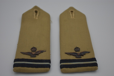 Uniform (item) - RAAF Warrant Officer Epaulette Khaki With Crown And Eagle Insignia