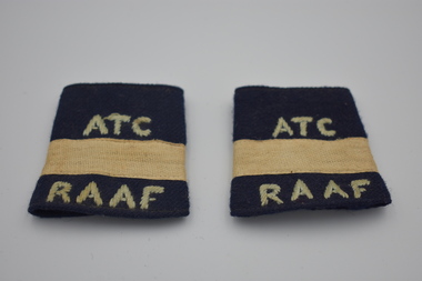 Badge (item) - RAAF - Air Training Corps (ATC), Flying Officer Cadet, Blue Epaulet Slide