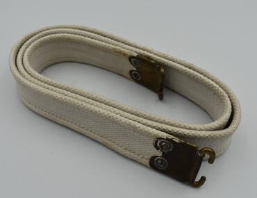Weapon (item) - SMLE Rifle Sling White Owned By B.D.Frary