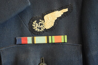 Uniform (item) - Royal Australian Air Force (RAAF) Pilot Officer's Dress Jacket
