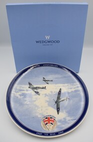 Souvenir (item) - Commemorative Plate 60th Anniversary VE Day 1945-2005 Spitfire