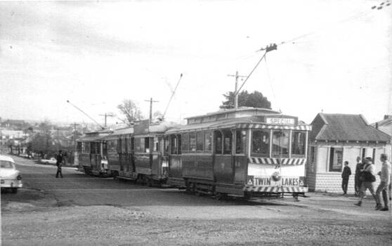 Nos. 27, 42, 11 at Lydiard St. North terminus.