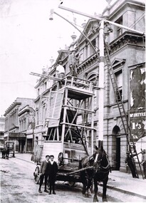 Photograph - Positioning street lights Lydiard St North Ballarat late 1890s
