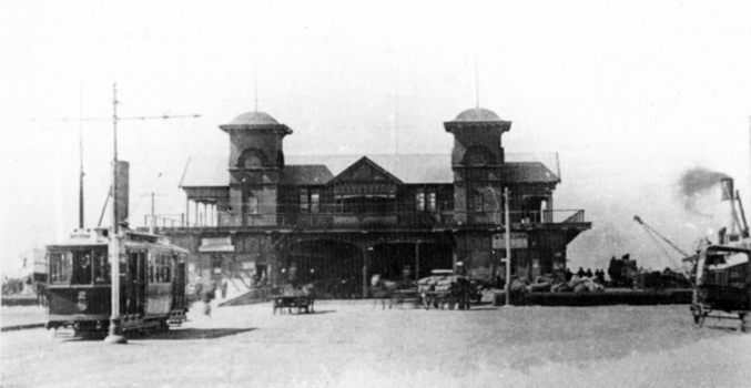 Geelong tram No. 2 at the Wharf terminus c1920