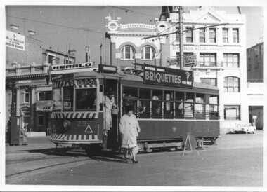 Photograph - Bendigo - Birney 29 Charing Cross