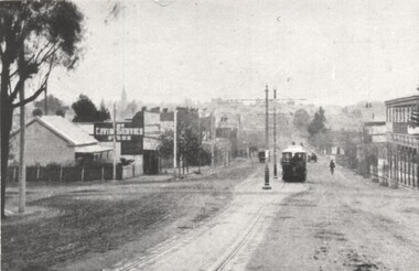 Black and White photograph from a postcard of Bendigo - Mitchell St