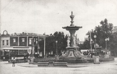Black and White from a postcard of Charng Cross Bendigo