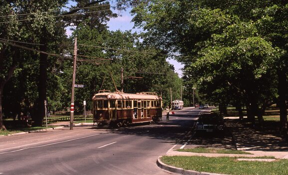 Tram 661 running into the depot access track with red flag displayed