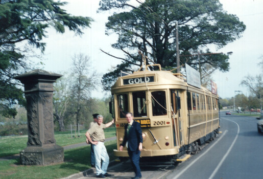 Gold tram No. 45 (Bendigo 18) at Carlton St