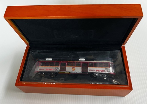 W6 976 Bendigo Restaurant tram model - presentation case open