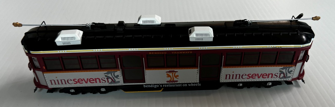 W6 976 Bendigo Restaurant tram model - side view 2