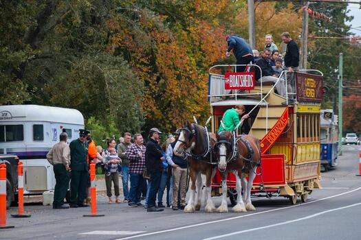Digital images - BTM 2023 Horse Tram day - loading in Wendouree Parade