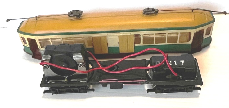 Model Sydney R class tram - showing motors