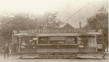 ESCo tram No. 8 in Wendouree Parade