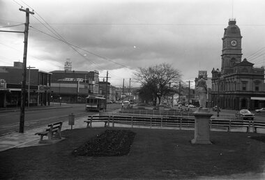 Photograph - Black & White Photograph/s, David Endacott, 14/08/1971 12:00:00 AM