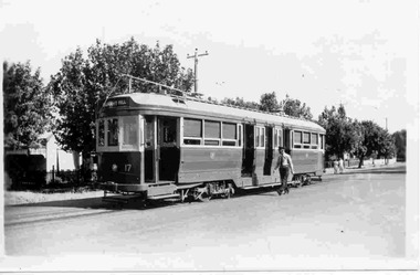 SEC Bendigo tram 17 at the Quarry Hill