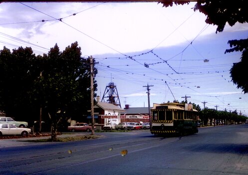  Bendigo No. 7 leaving Myrtle St. loop 