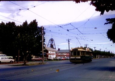  Bendigo No. 7 leaving Myrtle St. loop 
