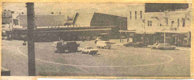 Newspaper, The Courier Ballarat, Traffic works at Grenville, 10/02/1972 12:00:00 AM