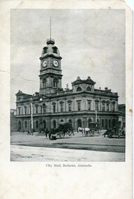 Postcard, J. Summerscales and  Ballarat, Ballarat Town Hall, with horse cabs