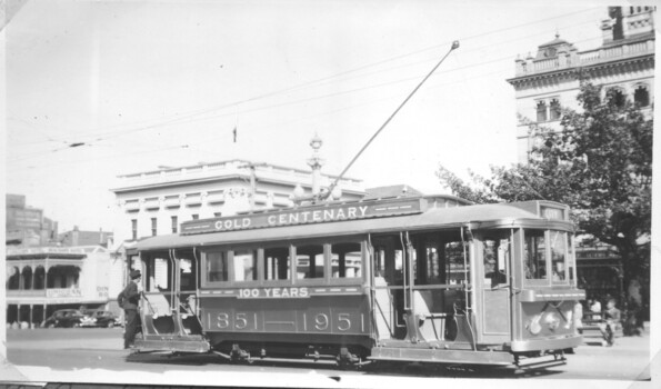 No. 23 painted as the Gold Tram in 1951, at the corner of Sturt and Lydiard St