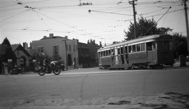 No. 35,  turning from Drummond St Sth into Sturt St.
