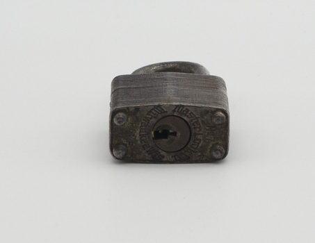 Lock to secure a conductors cash tin. - Photo 4