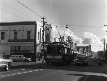 SECV Ballarat - 27 inbound in Bridge St at Peel St.