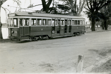 Ballarat tram 36 Wendouree Parade