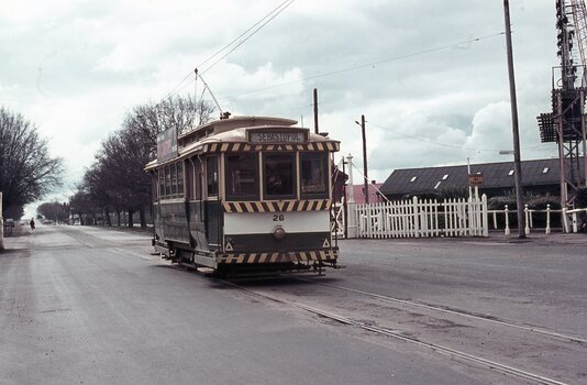 No. 26 southbound in Lydiard St North